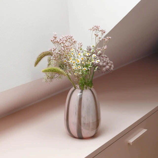 Bahne | Organisk vase med striber