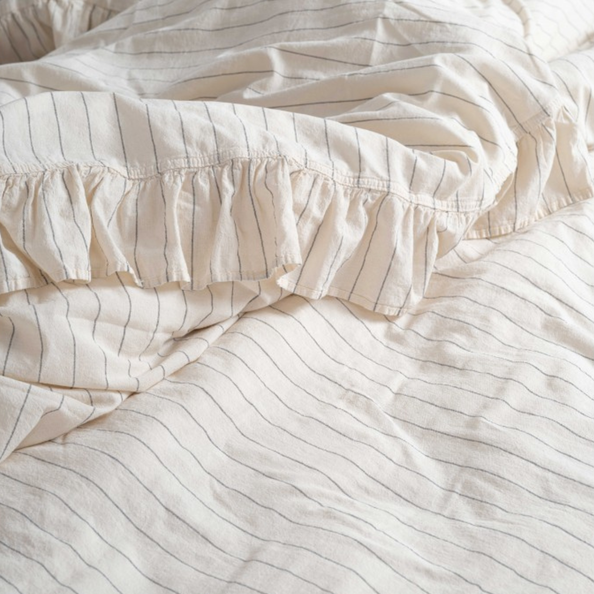 MATT Design | Frills Stripe - off white