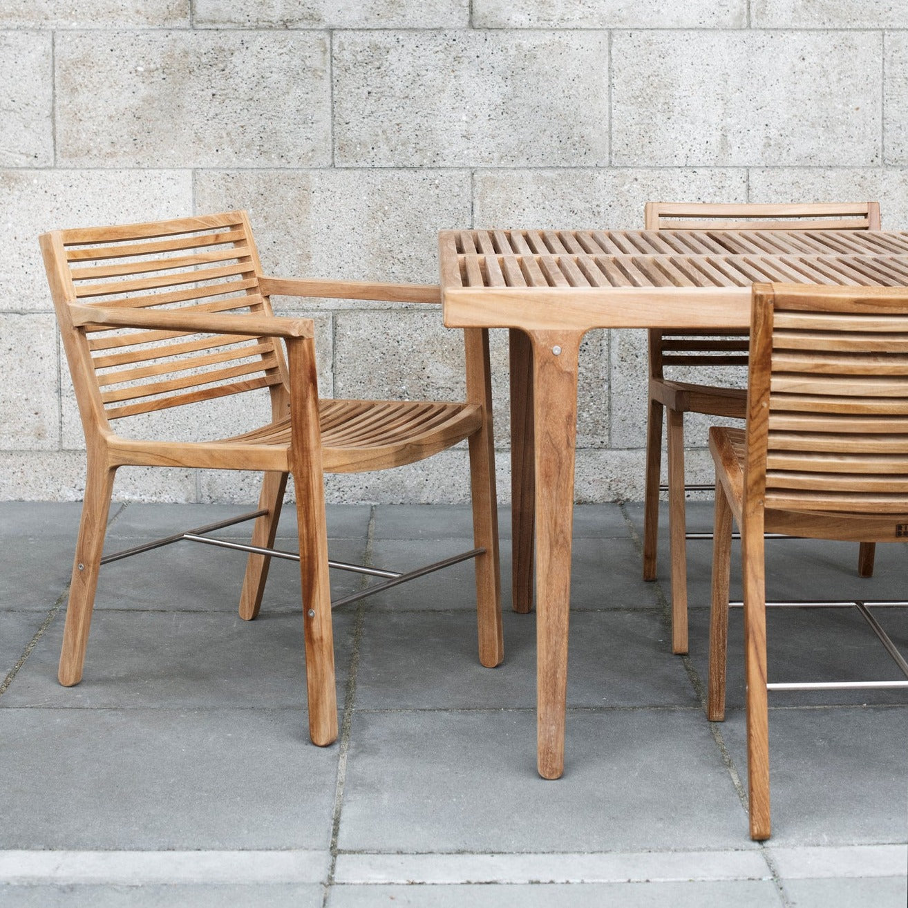 Sibast Furniture | Rib Dining Chair w. Arm - Outdoor