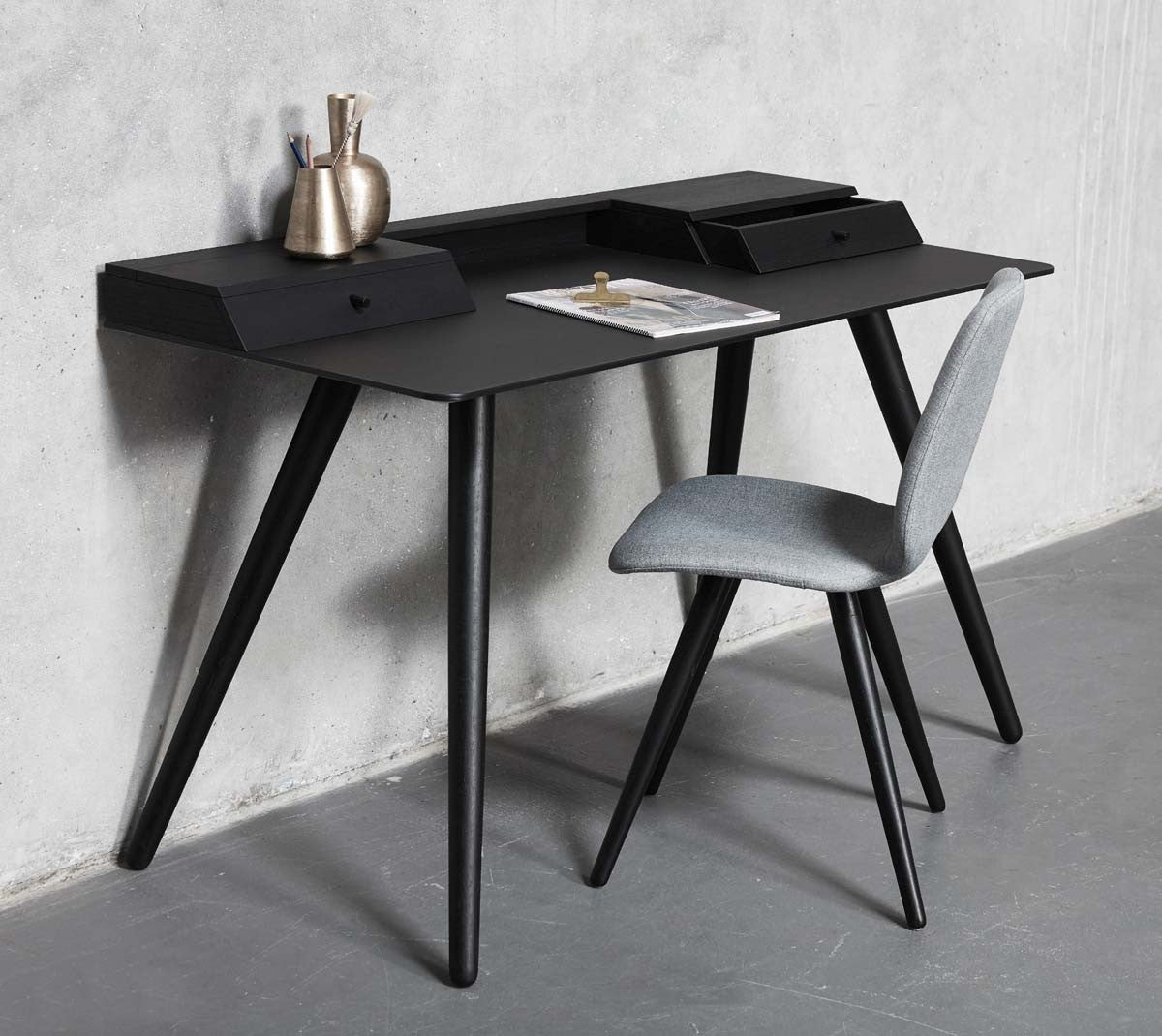 PBJ Furniture | Stick skrivebord - Bolighuset Werenberg