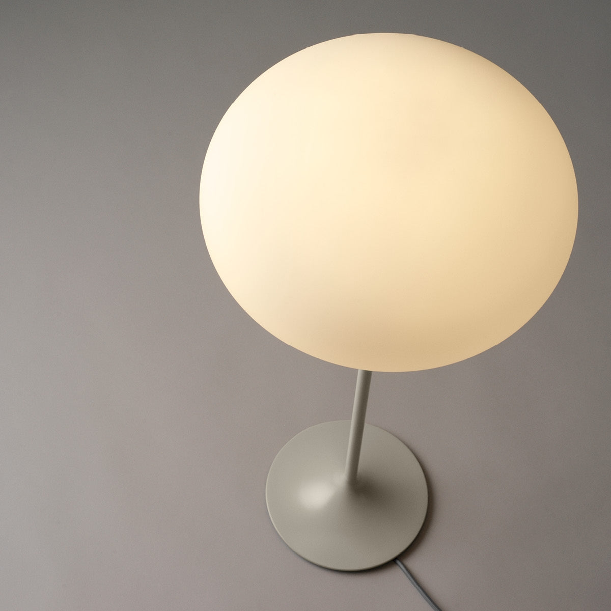 GUBI | Stemlite Bordlampe - H70 | Bolighuset Werenberg