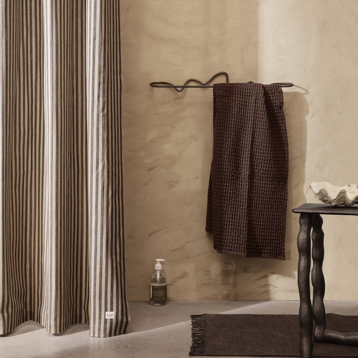Ferm Living | Curvature Towel Hanger - Bolighuset Werenberg 