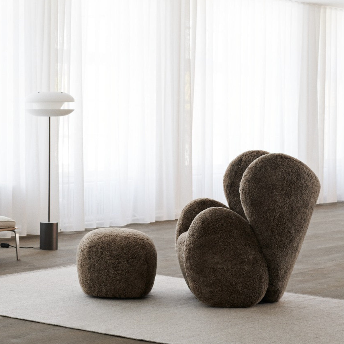 NORR11 | Big Big Chair - Sheepskin | Bolighuset Werenberg