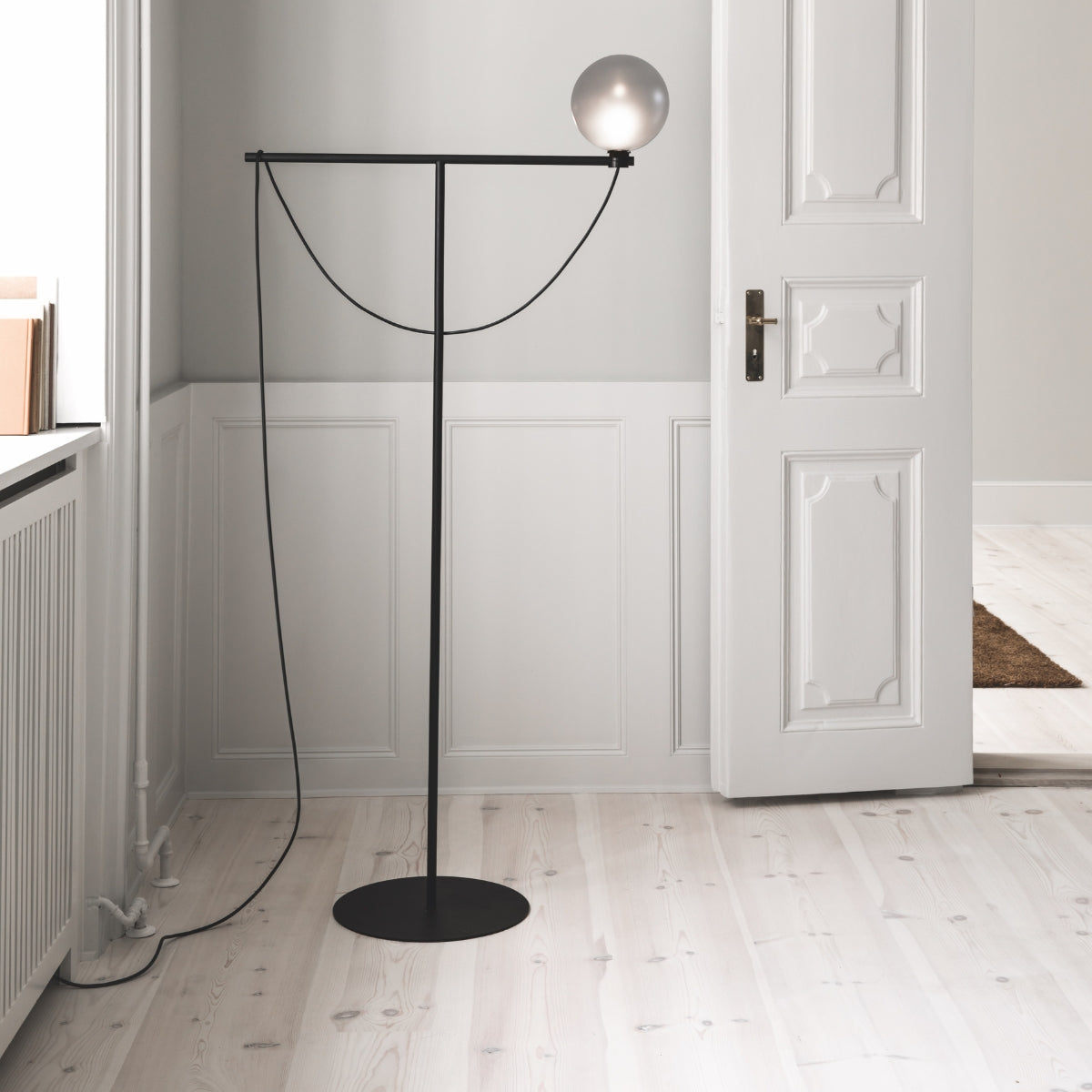 HANDVÄRK | Globe Floor Lamp - Bolighuset Werenberg