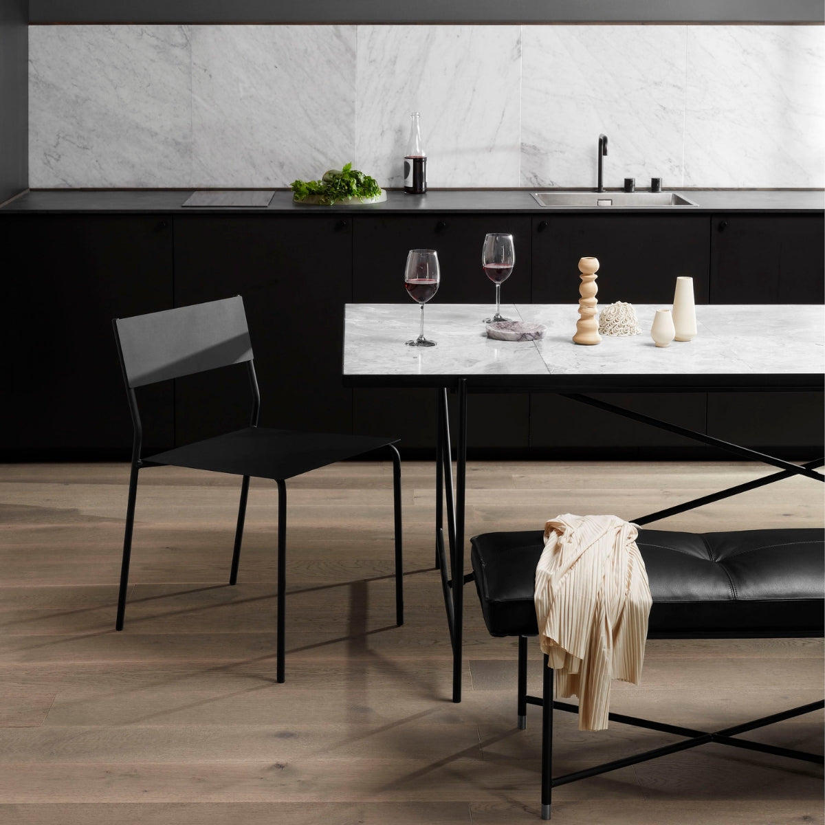 HANDVÄRK | Dining Table 230 - Black/Brass Frame - Bolighuset Werenberg
