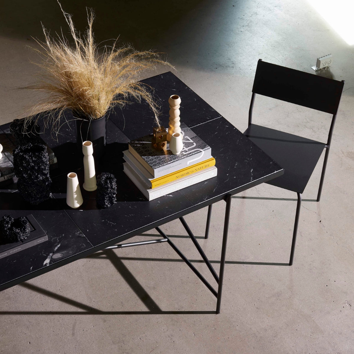 HANDVÄRK | Dining Table 185 - Black Frame - Bolighuset Werenberg
