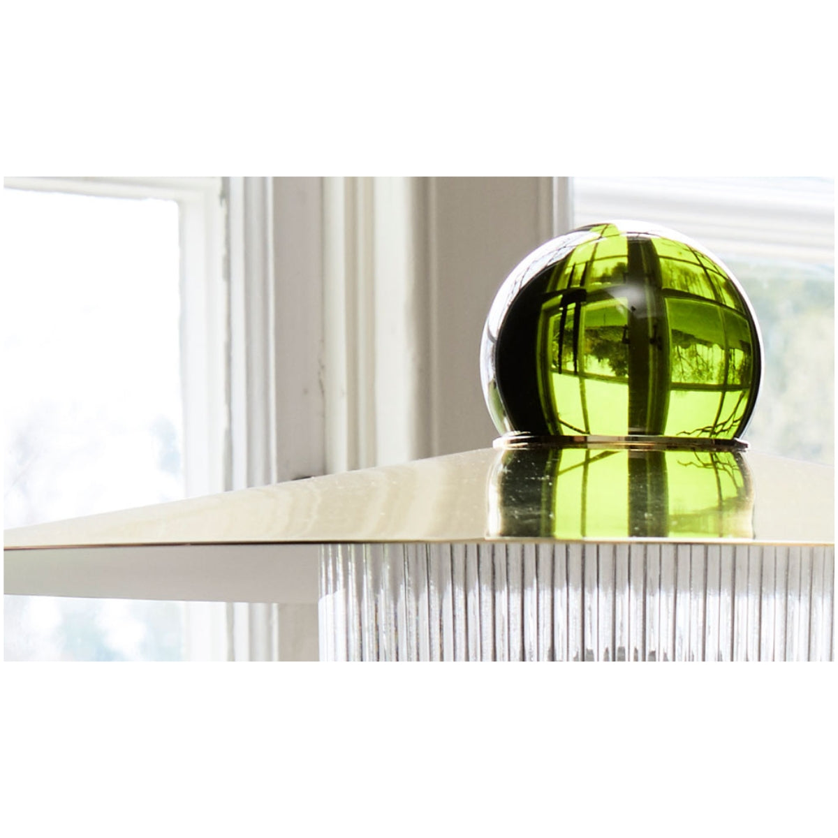Design By Us | Ball on Top bordlampe - Bolighuset Werenberg
