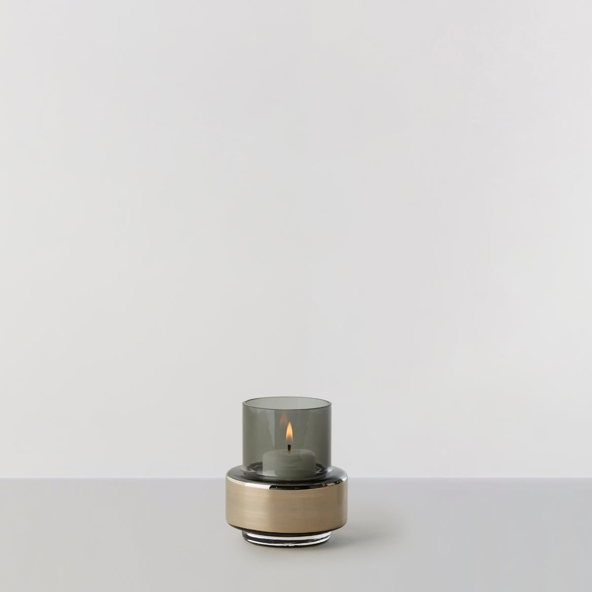 Ro Collection | Hurricane Tealight no. 25