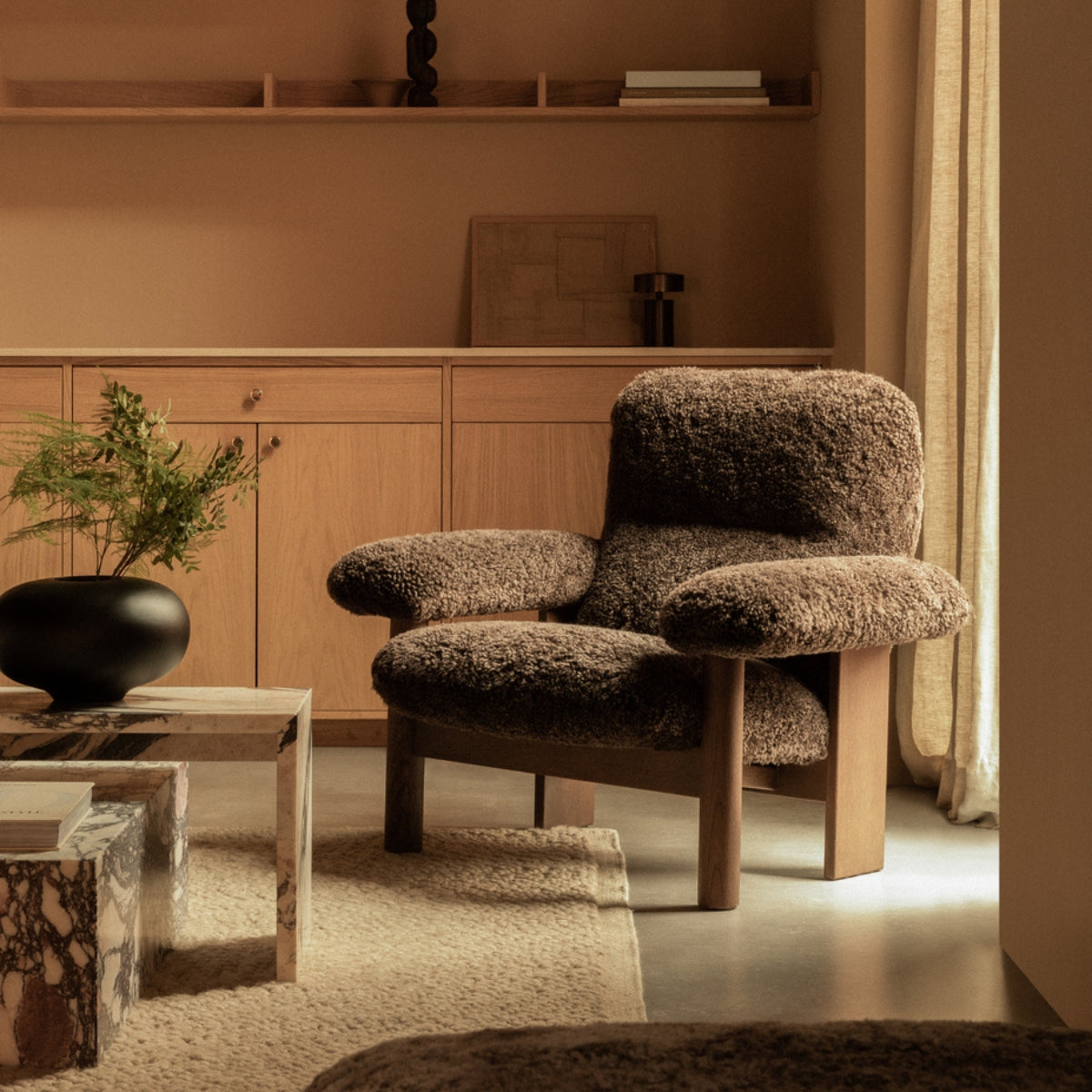 Audo Copenhagen | Brasilia Lounge Chair – Sheepskin Curly Root Nevotex