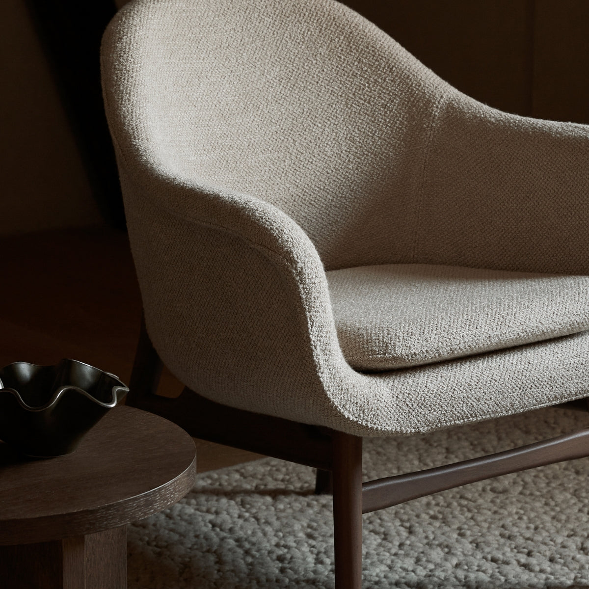 Audo Copenhagen | Harbour Lounge Chair – mørk eg, fuldpolstring